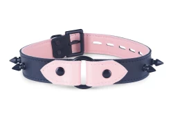 1" wide O-Ring collar with wings. Black leather, pastel lambskin inner lining, black spikes, black o-ring*, black locking buckle. *Use 1" black o-ring on the collar (typically the o-ring used on a 1" wide collar will be 1.25" wide)