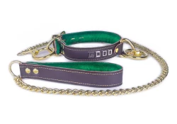 set of 1" wide single strap collar and a leash. Dark chocolate leather, italian green fur inner lining. Brass hardware on the leash. 2 brass loop & dee (and a gold jingle bell) on the collar