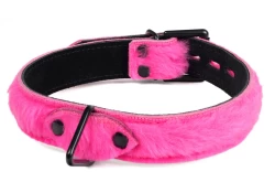 Single strap collar 1" wide. Pink fur outer layer, black suede inner lining, black triangle, black locking buckle