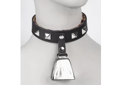 Single strap collar 1" wide. Black leather, cowbell in center, pyramids