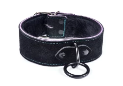 Single strap collar 1.5" wide. Black suede outer layer, black fir inner lining, black loop & dee in center.