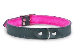 Single strap collar 0.75" wide. Forest green leather, pink fur inner lining, d ring in center, rose-gold buckle.