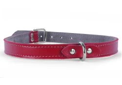 Single strap collar 0.75" wide. Red lambskin outer layer, grey suede inner lining, d ring in center.