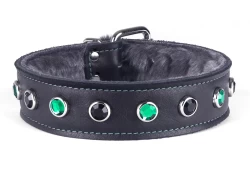 Single strap collar 1.25" wide. Black lambskin outer layer, graphite fur inner lining, alternating emerald green and onyx gems (upon special request).