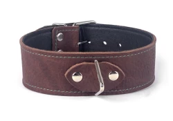 Single strap collar 1.5" wide. Mahogany leather (discontinued), black lambskin inner lining, silver triangle.
